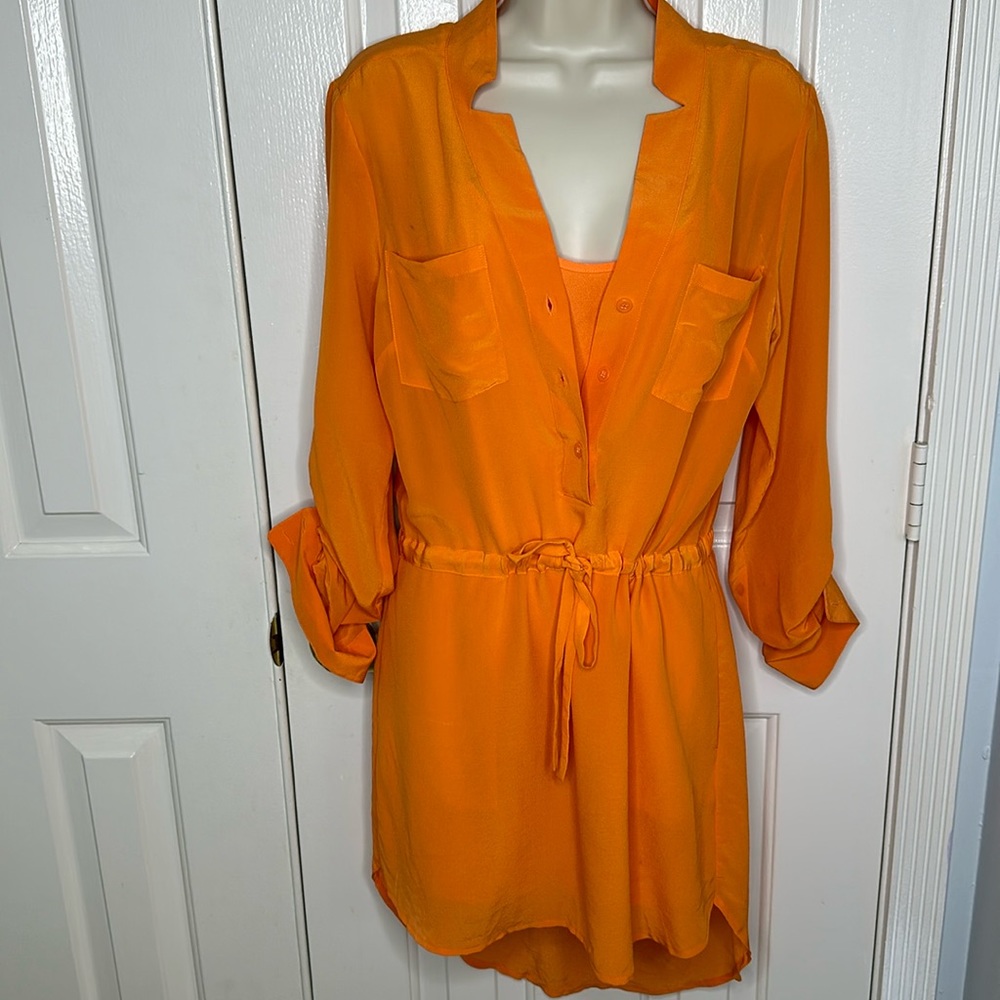 BEBE SILK DRESS SIZE SMALL